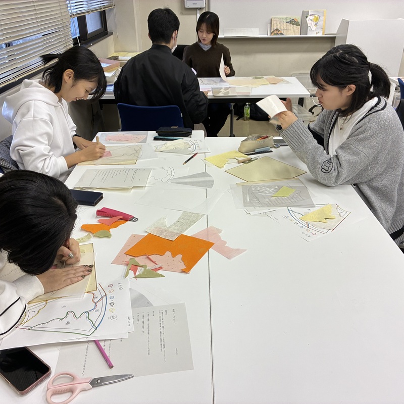 継ぎ紙作成の様子（２）